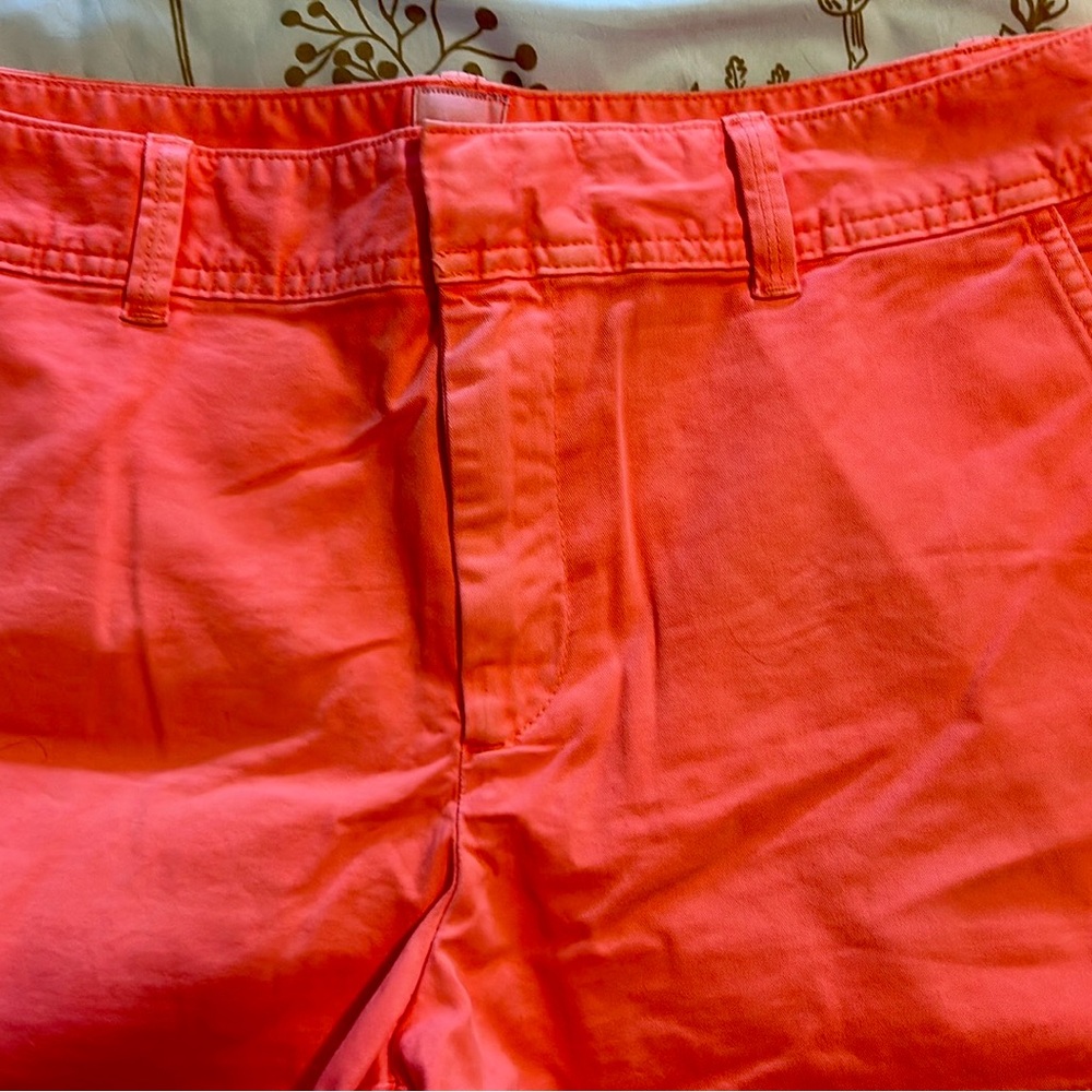 NWOT GAP Vibrant Coral Mid Rise Shorts